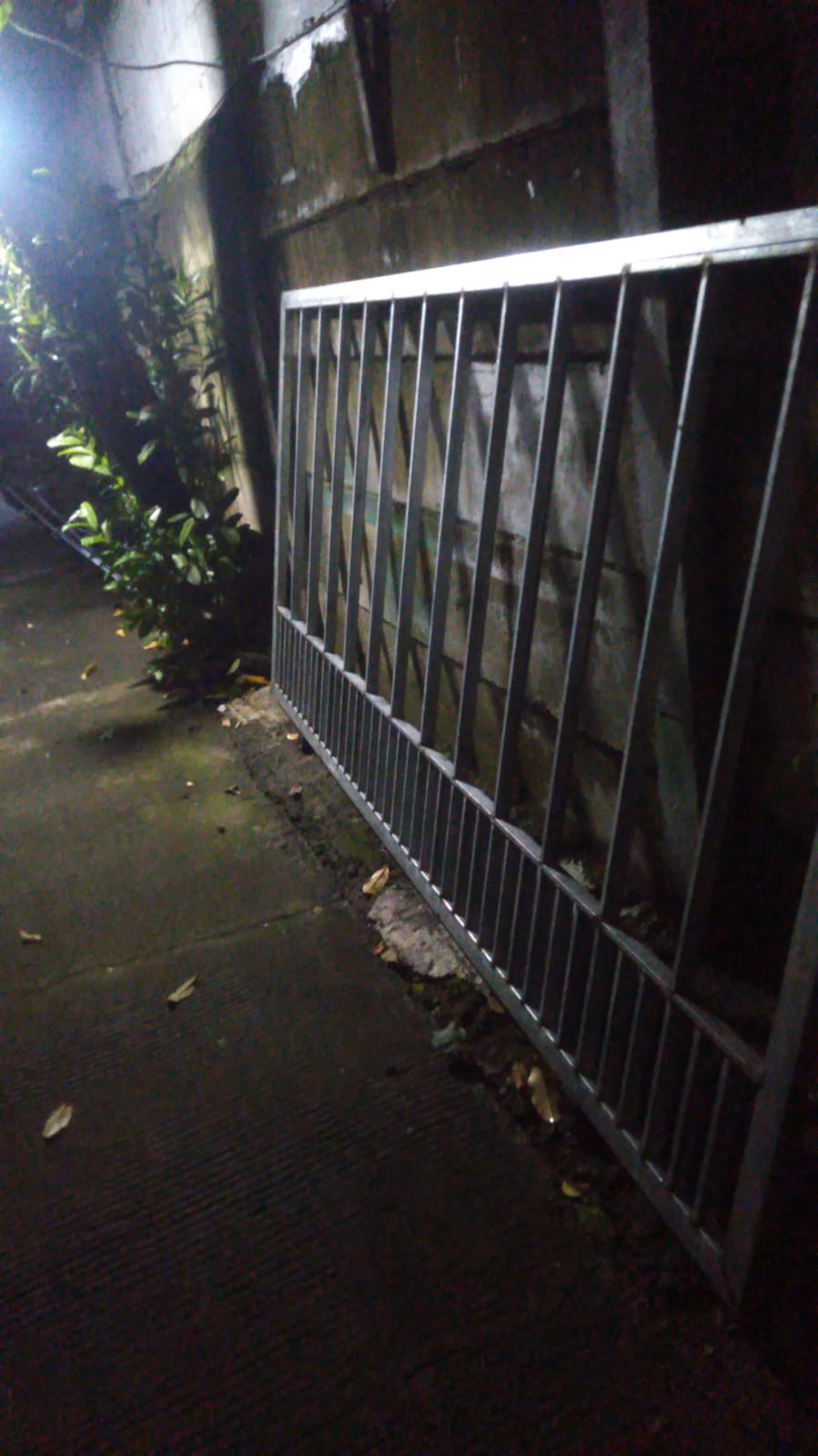 Pembuatan pagar besi minimalis Depok - DEOTA TEKNIK