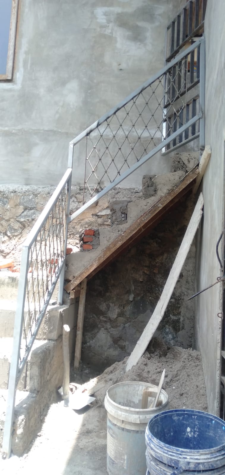 Railing tangga besi hollow industrial - DEOTA TEKNIK