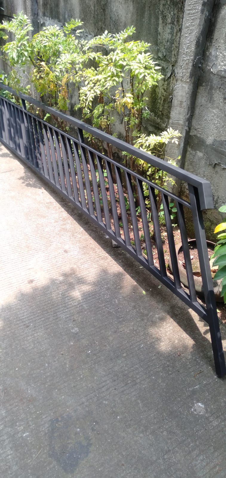 Railing Tangga Kayu & Besi - DEOTA TEKNIK