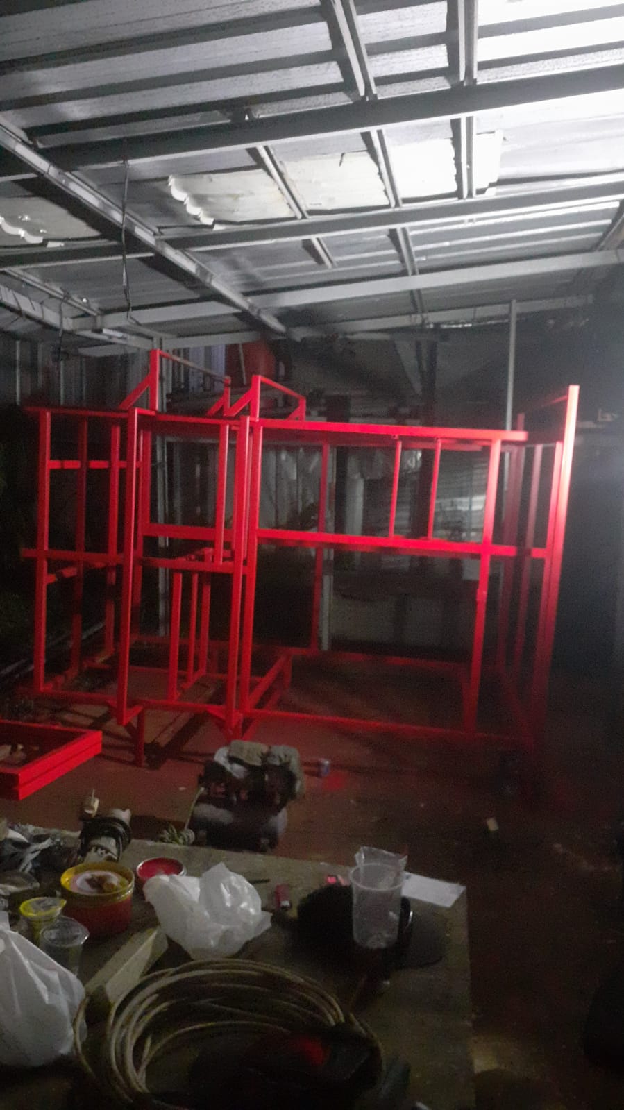 Pembuatan tangga dorong besi hollow - DEOTA TEKNIK