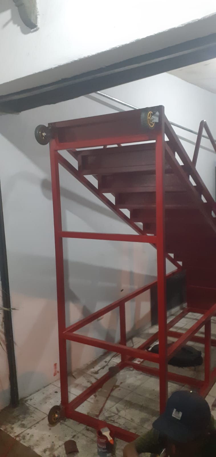 Tangga Dorong Rakitan Presisi - DEOTA TEKNIK